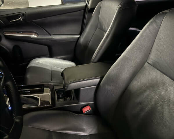 Тойота Камри 2017 в Львове на Automoto.ua Белый Тойота Камри, объемом двигателя 2.49 л и пробегом 148 тыс. км за 19300 $, фото 14 на Automoto.ua