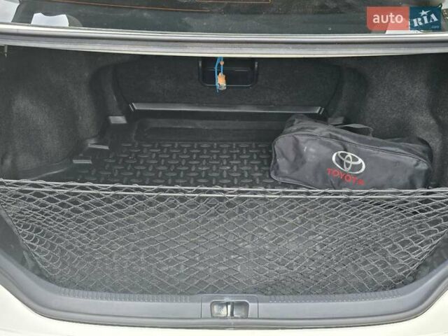 Белый Тойота Камри, объемом двигателя 2.49 л и пробегом 143 тыс. км за 20000 $, фото 18 на Automoto.ua