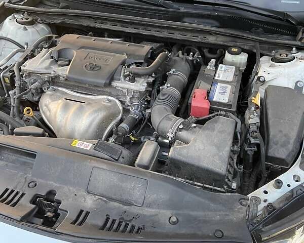 Белый Тойота Камри, объемом двигателя 2.49 л и пробегом 150 тыс. км за 21000 $, фото 15 на Automoto.ua