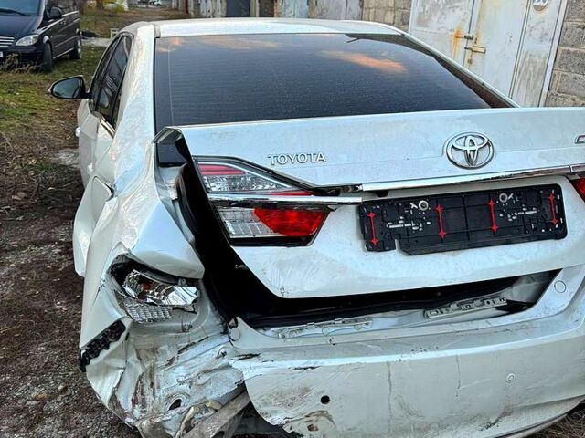 Білий Тойота Камрі, об'ємом двигуна 2.5 л та пробігом 169 тис. км за 11000 $, фото 8 на Automoto.ua