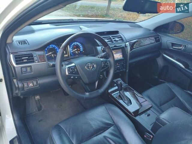 Белый Тойота Камри, объемом двигателя 2.49 л и пробегом 169 тыс. км за 16500 $, фото 16 на Automoto.ua