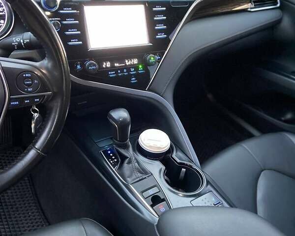 Белый Тойота Камри, объемом двигателя 2.49 л и пробегом 150 тыс. км за 21000 $, фото 21 на Automoto.ua