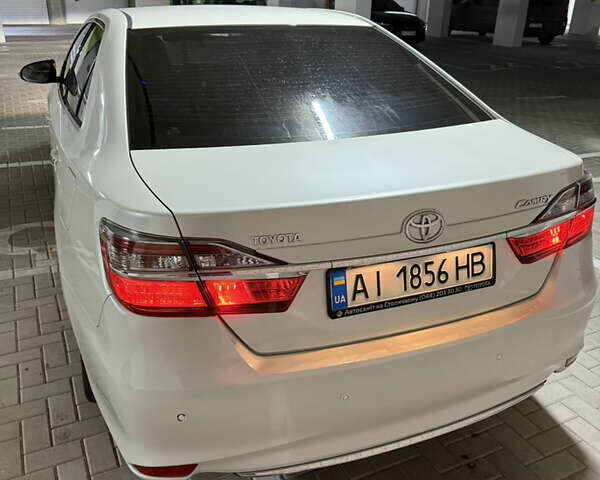 Тойота Камри 2017 в Львове на Automoto.ua Белый Тойота Камри, объемом двигателя 2.49 л и пробегом 148 тыс. км за 19300 $, фото 8 на Automoto.ua