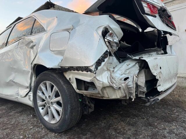 Білий Тойота Камрі, об'ємом двигуна 0 л та пробігом 169 тис. км за 11000 $, фото 6 на Automoto.ua