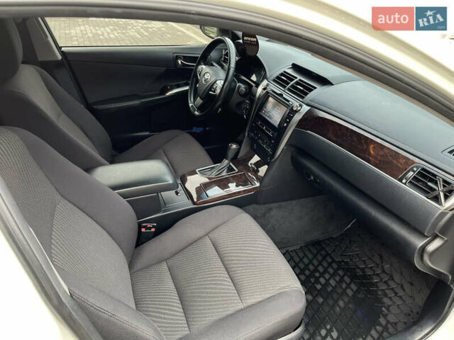 Белый Тойота Камри, объемом двигателя 2.49 л и пробегом 167 тыс. км за 16800 $, фото 10 на Automoto.ua