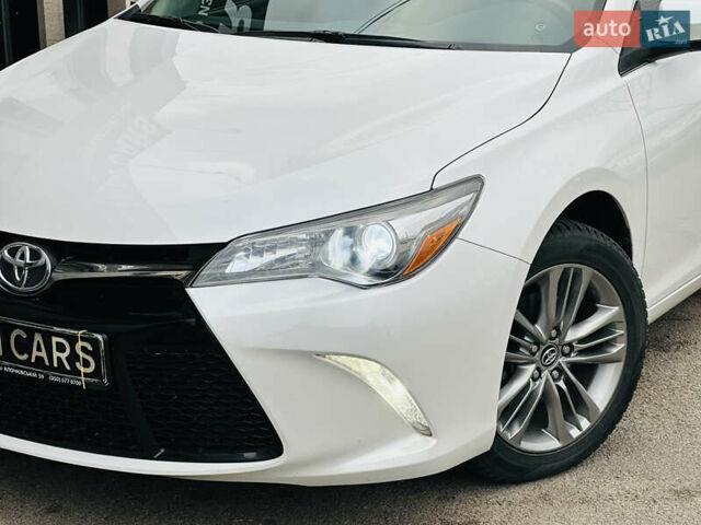 Белый Тойота Камри, объемом двигателя 2.5 л и пробегом 93 тыс. км за 16499 $, фото 2 на Automoto.ua