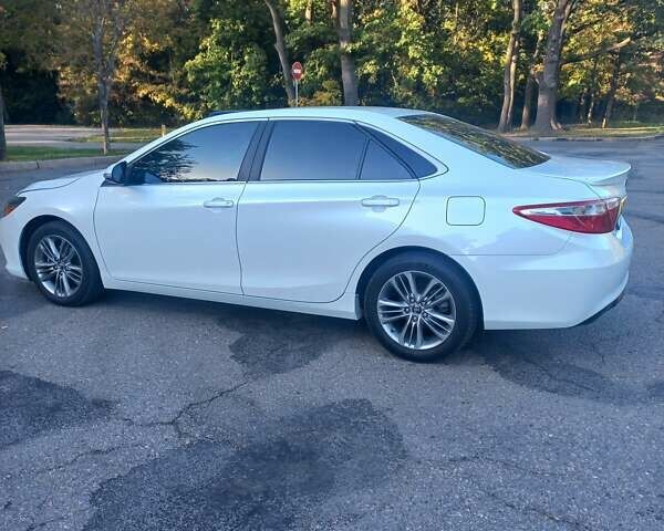 Білий Тойота Камрі, об'ємом двигуна 2.5 л та пробігом 93 тис. км за 16850 $, фото 2 на Automoto.ua