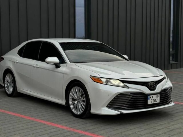 Белый Тойота Камри, объемом двигателя 2.5 л и пробегом 159 тыс. км за 17800 $, фото 2 на Automoto.ua