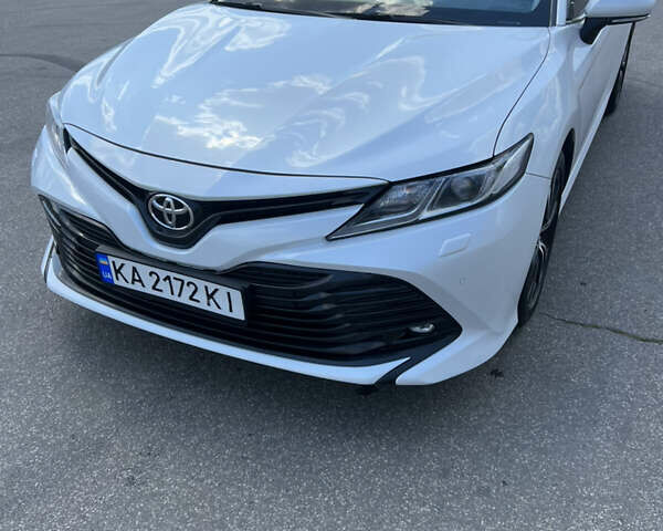 Білий Тойота Камрі, об'ємом двигуна 2.49 л та пробігом 139 тис. км за 21000 $, фото 1 на Automoto.ua