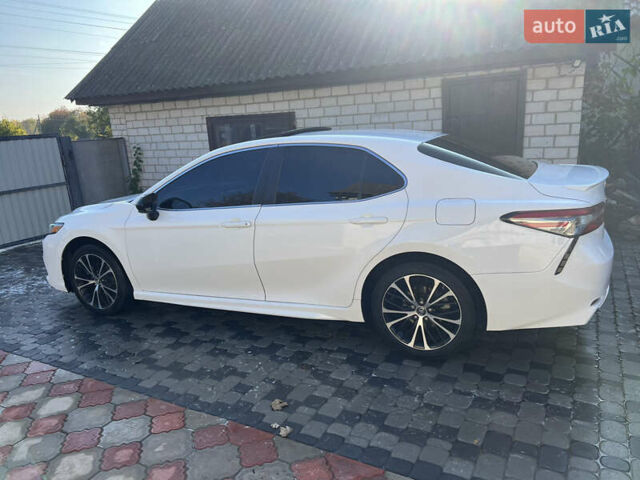 Белый Тойота Камри, объемом двигателя 2.49 л и пробегом 286 тыс. км за 17800 $, фото 8 на Automoto.ua