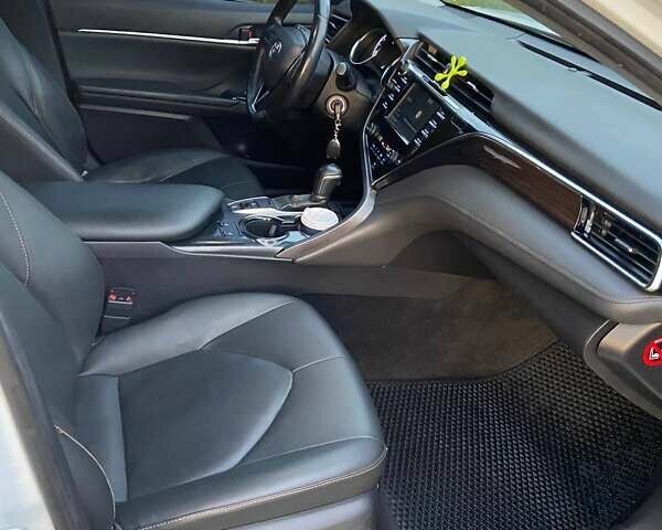 Белый Тойота Камри, объемом двигателя 2.49 л и пробегом 150 тыс. км за 21000 $, фото 27 на Automoto.ua