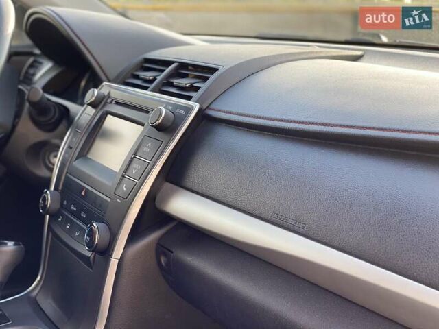 Белый Тойота Камри, объемом двигателя 2.4 л и пробегом 105 тыс. км за 17000 $, фото 4 на Automoto.ua