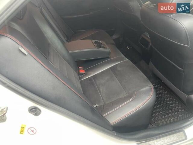 Білий Тойота Камрі, об'ємом двигуна 2.5 л та пробігом 158 тис. км за 15900 $, фото 27 на Automoto.ua