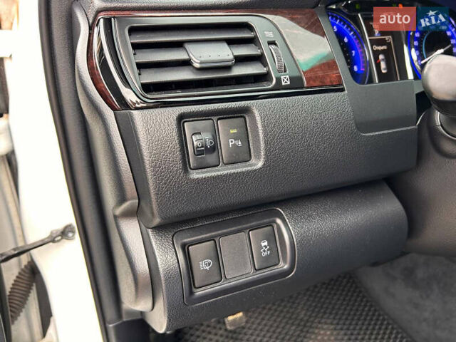 Белый Тойота Камри, объемом двигателя 2.49 л и пробегом 119 тыс. км за 20555 $, фото 25 на Automoto.ua