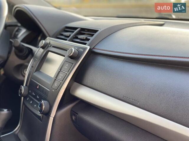 Белый Тойота Камри, объемом двигателя 2.4 л и пробегом 105 тыс. км за 17000 $, фото 11 на Automoto.ua