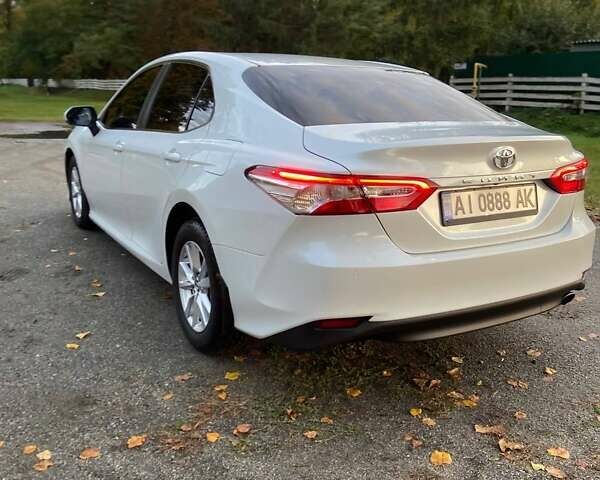 Белый Тойота Камри, объемом двигателя 2.49 л и пробегом 150 тыс. км за 21000 $, фото 8 на Automoto.ua