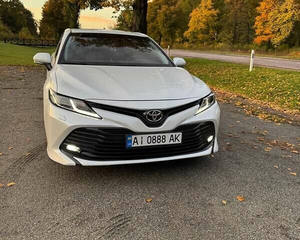 Белый Тойота Камри, объемом двигателя 2.49 л и пробегом 150 тыс. км за 21000 $, фото 11 на Automoto.ua