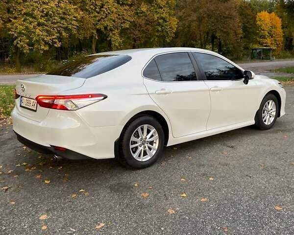 Белый Тойота Камри, объемом двигателя 2.49 л и пробегом 150 тыс. км за 21000 $, фото 4 на Automoto.ua