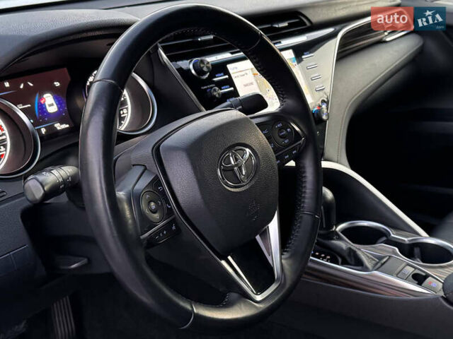 Белый Тойота Камри, объемом двигателя 2.49 л и пробегом 162 тыс. км за 22400 $, фото 24 на Automoto.ua