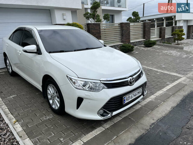 Белый Тойота Камри, объемом двигателя 2.49 л и пробегом 167 тыс. км за 16800 $, фото 2 на Automoto.ua