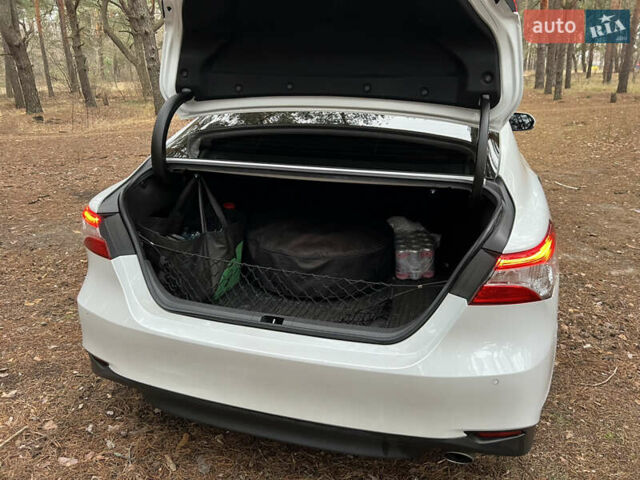 Белый Тойота Камри, объемом двигателя 2.49 л и пробегом 152 тыс. км за 21000 $, фото 15 на Automoto.ua