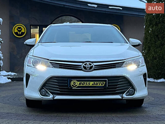Білий Тойота Камрі, об'ємом двигуна 3.46 л та пробігом 148 тис. км за 20800 $, фото 1 на Automoto.ua