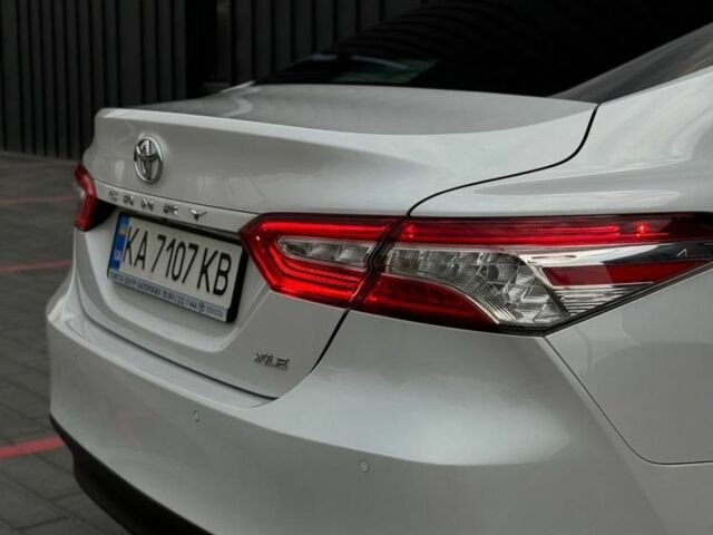 Белый Тойота Камри, объемом двигателя 2.5 л и пробегом 159 тыс. км за 17800 $, фото 12 на Automoto.ua