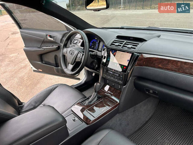 Белый Тойота Камри, объемом двигателя 2.49 л и пробегом 119 тыс. км за 20555 $, фото 6 на Automoto.ua
