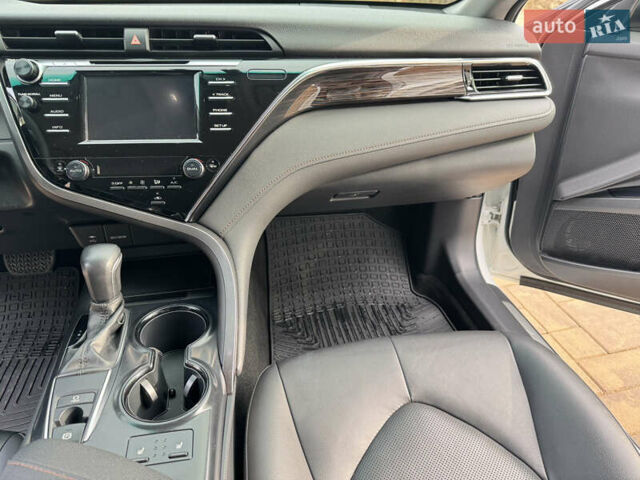 Білий Тойота Камрі, об'ємом двигуна 2.49 л та пробігом 80 тис. км за 21900 $, фото 27 на Automoto.ua