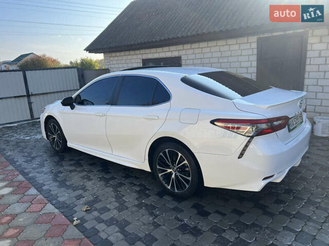 Белый Тойота Камри, объемом двигателя 2.49 л и пробегом 286 тыс. км за 17800 $, фото 7 на Automoto.ua