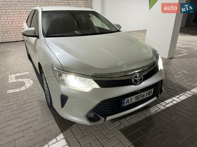 Тойота Камри 2017 в Львове на Automoto.ua Белый Тойота Камри, объемом двигателя 2.49 л и пробегом 148 тыс. км за 19300 $, фото 4 на Automoto.ua