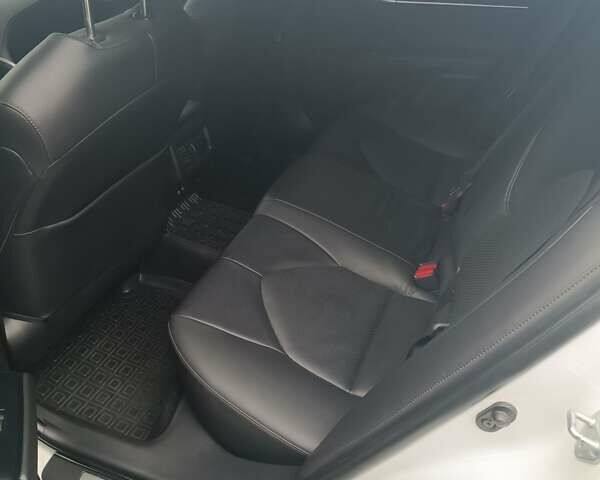 Белый Тойота Камри, объемом двигателя 2.5 л и пробегом 154 тыс. км за 21500 $, фото 7 на Automoto.ua