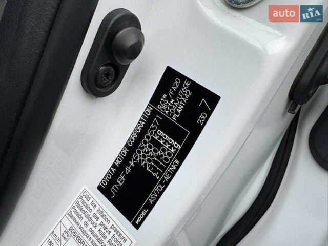 Белый Тойота Камри, объемом двигателя 2.49 л и пробегом 32 тыс. км за 23700 $, фото 42 на Automoto.ua