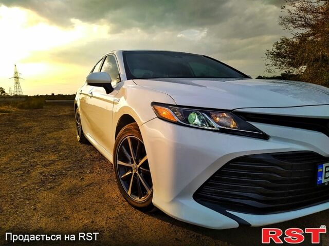 Белый Тойота Камри, объемом двигателя 2.5 л и пробегом 101 тыс. км за 24500 $, фото 4 на Automoto.ua