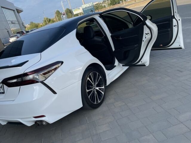 Белый Тойота Камри, объемом двигателя 2.5 л и пробегом 145 тыс. км за 19200 $, фото 4 на Automoto.ua