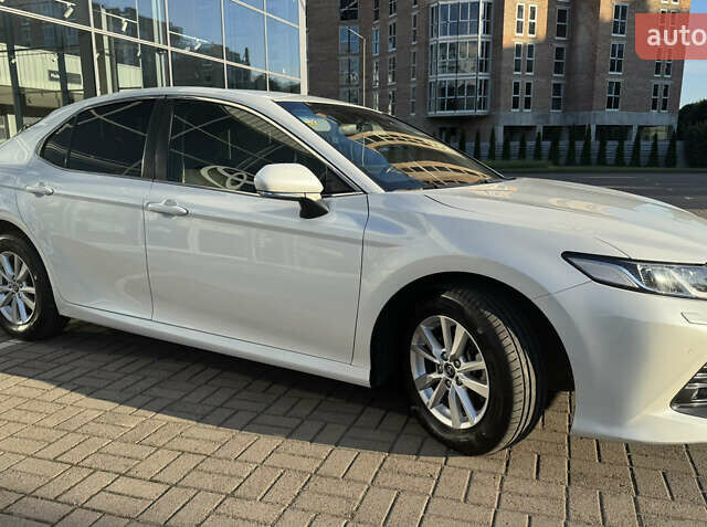 Белый Тойота Камри, объемом двигателя 2.49 л и пробегом 137 тыс. км за 21950 $, фото 6 на Automoto.ua