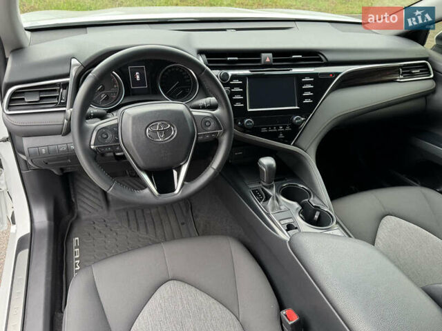 Белый Тойота Камри, объемом двигателя 2.49 л и пробегом 32 тыс. км за 23700 $, фото 22 на Automoto.ua