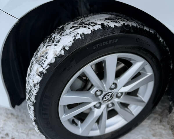 Белый Тойота Камри, объемом двигателя 2.5 л и пробегом 122 тыс. км за 22800 $, фото 17 на Automoto.ua