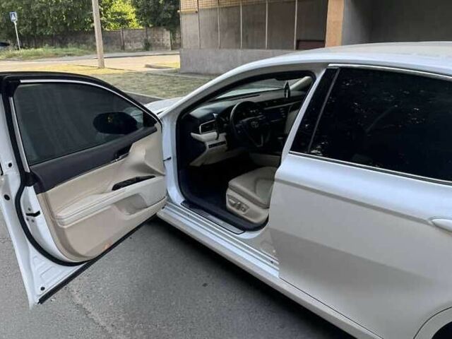 Белый Тойота Камри, объемом двигателя 2.5 л и пробегом 58 тыс. км за 15500 $, фото 7 на Automoto.ua