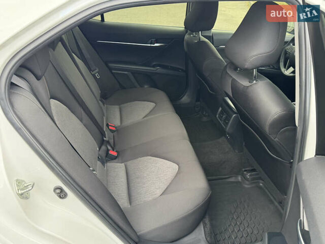 Белый Тойота Камри, объемом двигателя 2.49 л и пробегом 32 тыс. км за 23700 $, фото 28 на Automoto.ua