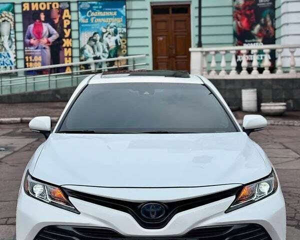 Белый Тойота Камри, объемом двигателя 2.49 л и пробегом 114 тыс. км за 20600 $, фото 2 на Automoto.ua