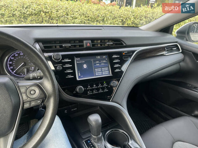 Белый Тойота Камри, объемом двигателя 2.49 л и пробегом 143 тыс. км за 17600 $, фото 22 на Automoto.ua