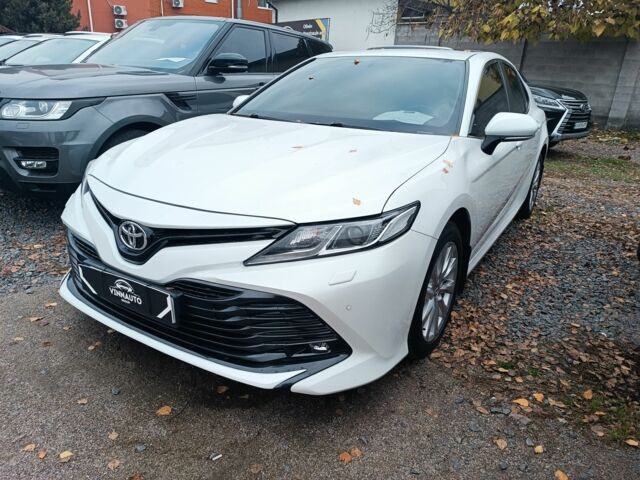 Белый Тойота Камри, объемом двигателя 2.5 л и пробегом 154 тыс. км за 21500 $, фото 1 на Automoto.ua