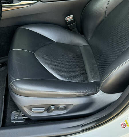 Білий Тойота Камрі, об'ємом двигуна 2.5 л та пробігом 115 тис. км за 23499 $, фото 2 на Automoto.ua