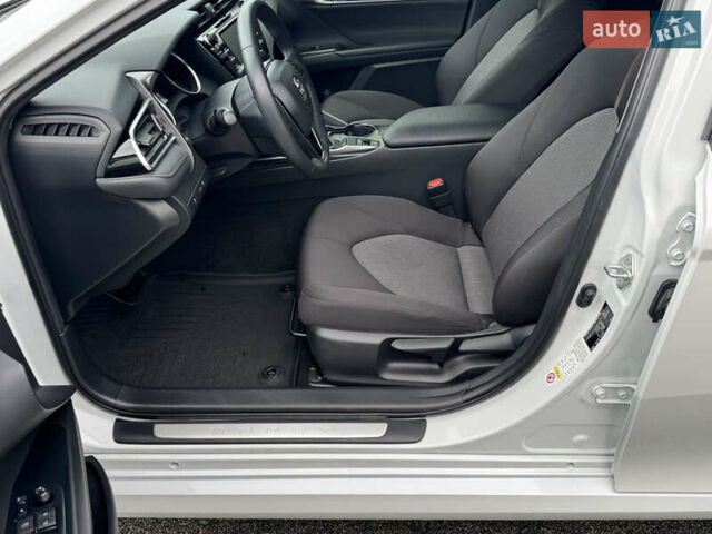 Белый Тойота Камри, объемом двигателя 2.49 л и пробегом 32 тыс. км за 23700 $, фото 20 на Automoto.ua