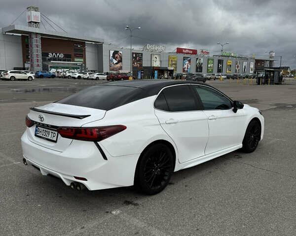 Белый Тойота Камри, объемом двигателя 2.49 л и пробегом 140 тыс. км за 21500 $, фото 5 на Automoto.ua