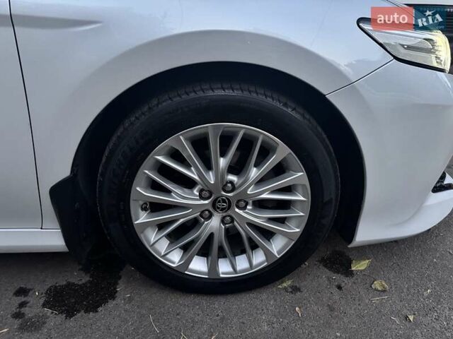 Белый Тойота Камри, объемом двигателя 2.49 л и пробегом 125 тыс. км за 25500 $, фото 7 на Automoto.ua