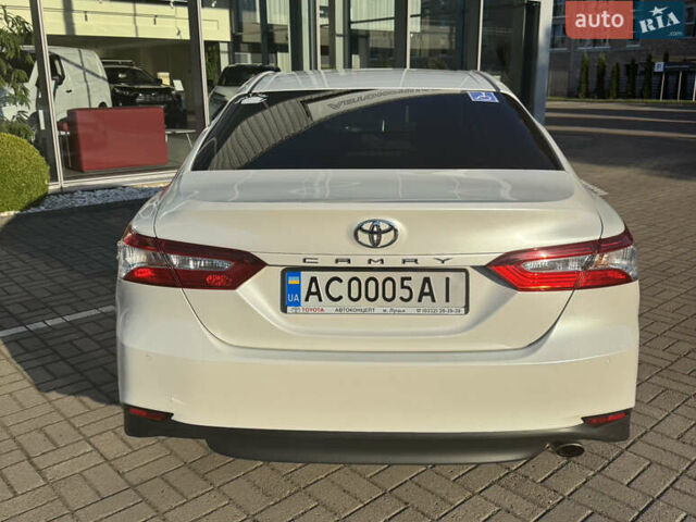 Белый Тойота Камри, объемом двигателя 2.49 л и пробегом 137 тыс. км за 21950 $, фото 13 на Automoto.ua