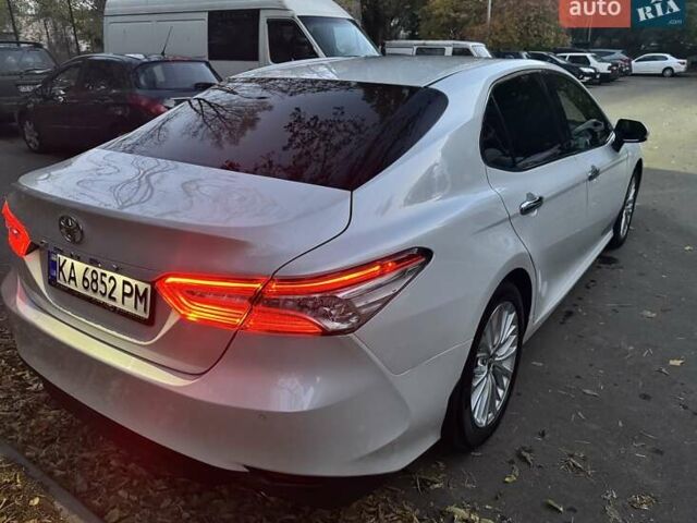 Белый Тойота Камри, объемом двигателя 2.49 л и пробегом 125 тыс. км за 25500 $, фото 3 на Automoto.ua