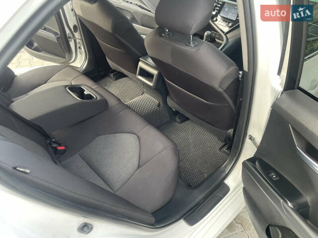 Белый Тойота Камри, объемом двигателя 2.49 л и пробегом 143 тыс. км за 17600 $, фото 17 на Automoto.ua